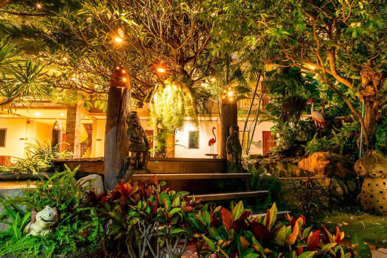 Pn Gold Resort Bang Saen Exterior photo